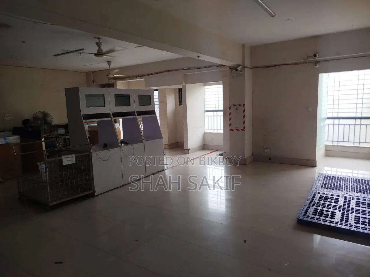 Ready Commercial Space for Rent