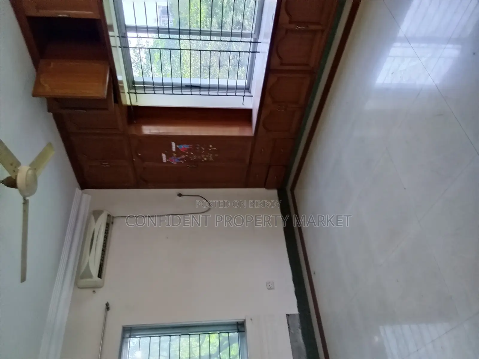 গুলশানে সেমি-ফার্নিশড অ্যাপার্টমেন্ট ভাড়া হবে