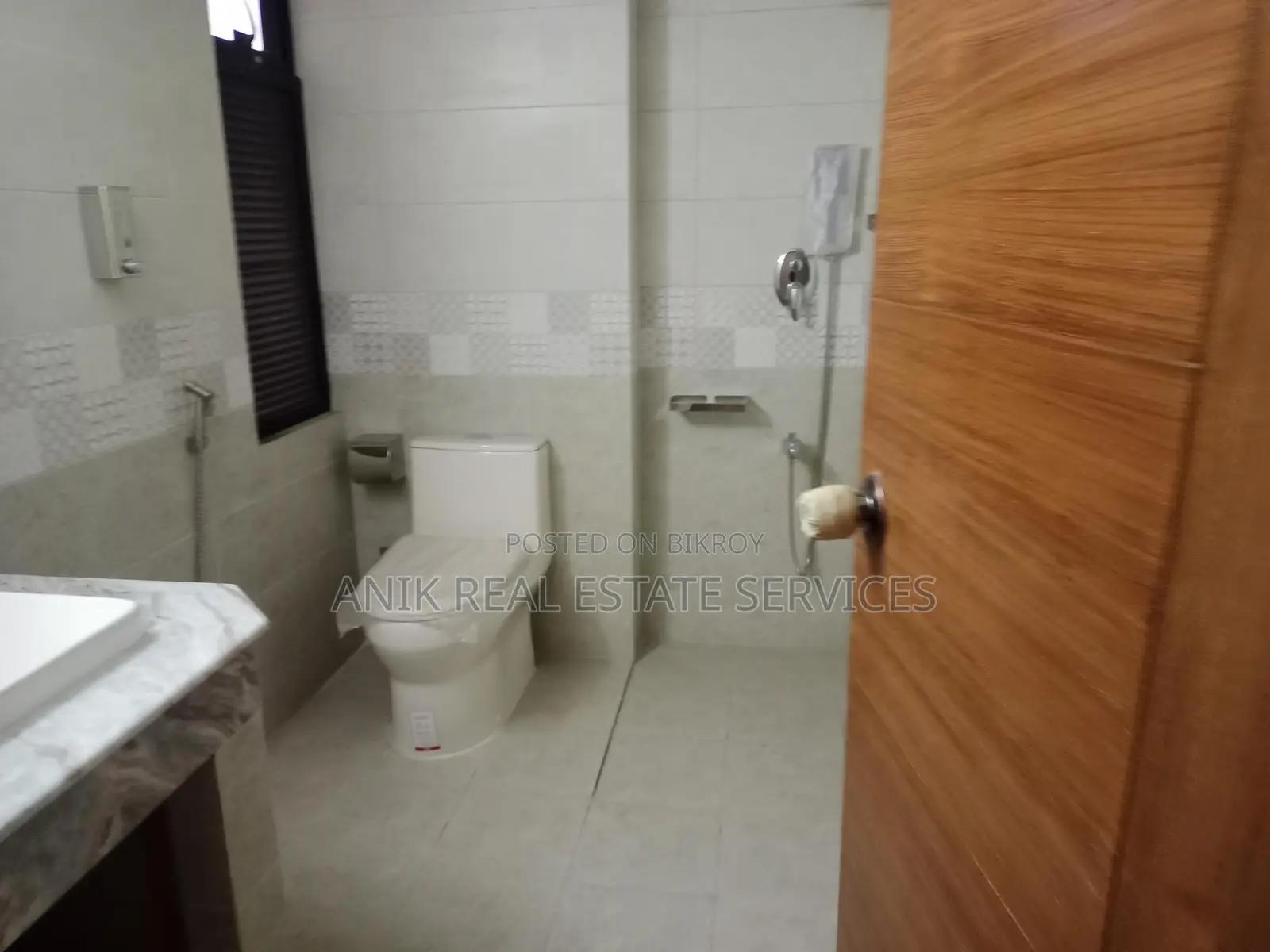 Good Quality 4 Bedroom Un Farnised Flat Rent At Gulshan 2