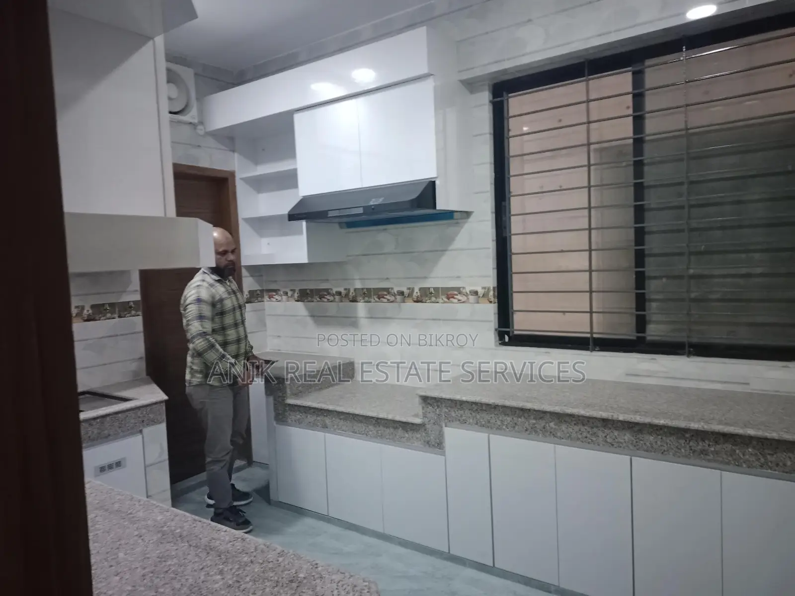 Good Quality 4 Bedroom Un Farnised Flat Rent At Gulshan 2