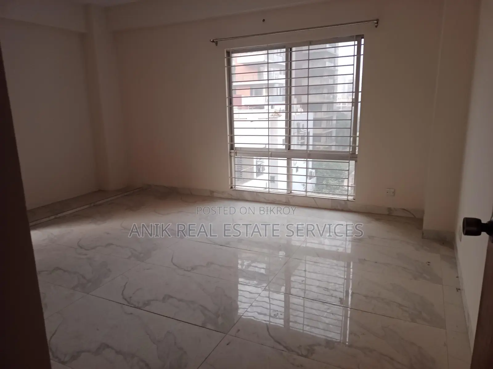 Good Quality 4 Bedroom Un Farnised Flat Rent At Gulshan 2