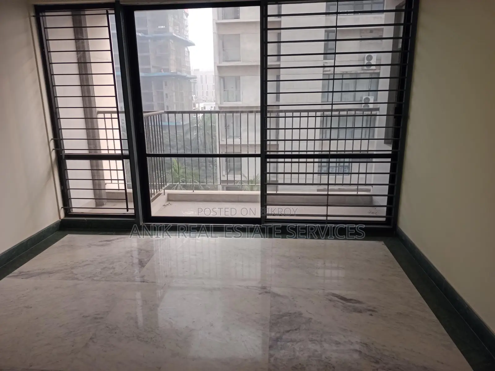 Good Quality 4 Bedroom Un Farnised Flat Rent At Gulshan 2