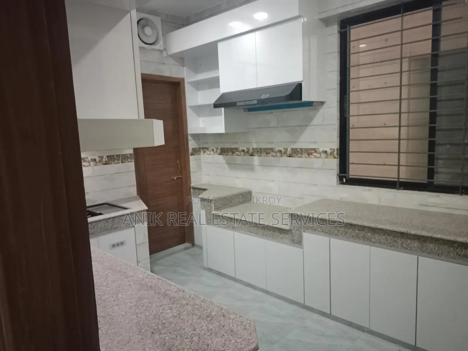 Good Quality 4 Bedroom Un Farnised Flat Rent At Gulshan 2
