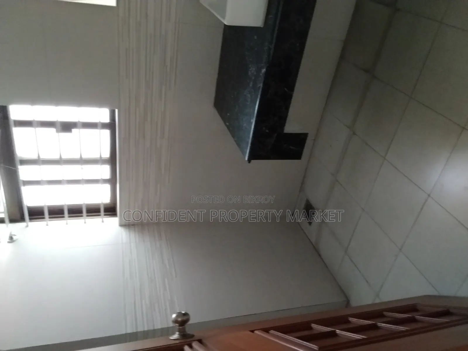 ভাড়ার জন্য সুসজ্জিত অ্যাপার্টমেন্ট
