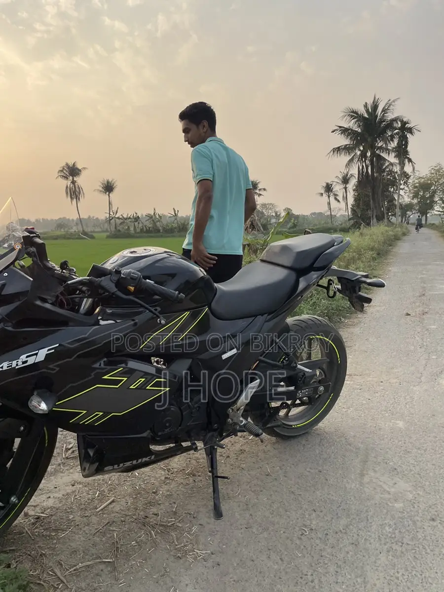 Suzuki Gixxer SF , 2025