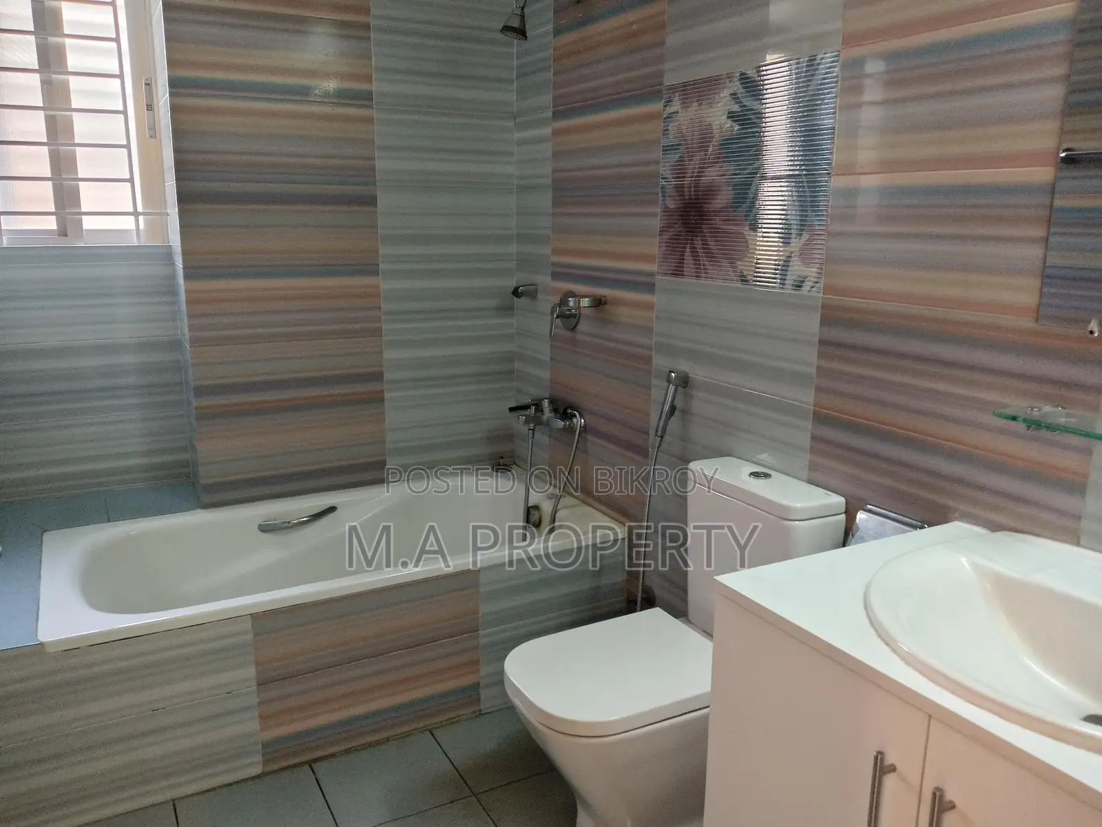 Duplex Apartment Rent 4-Bedroom 2-Car Park Gulshan