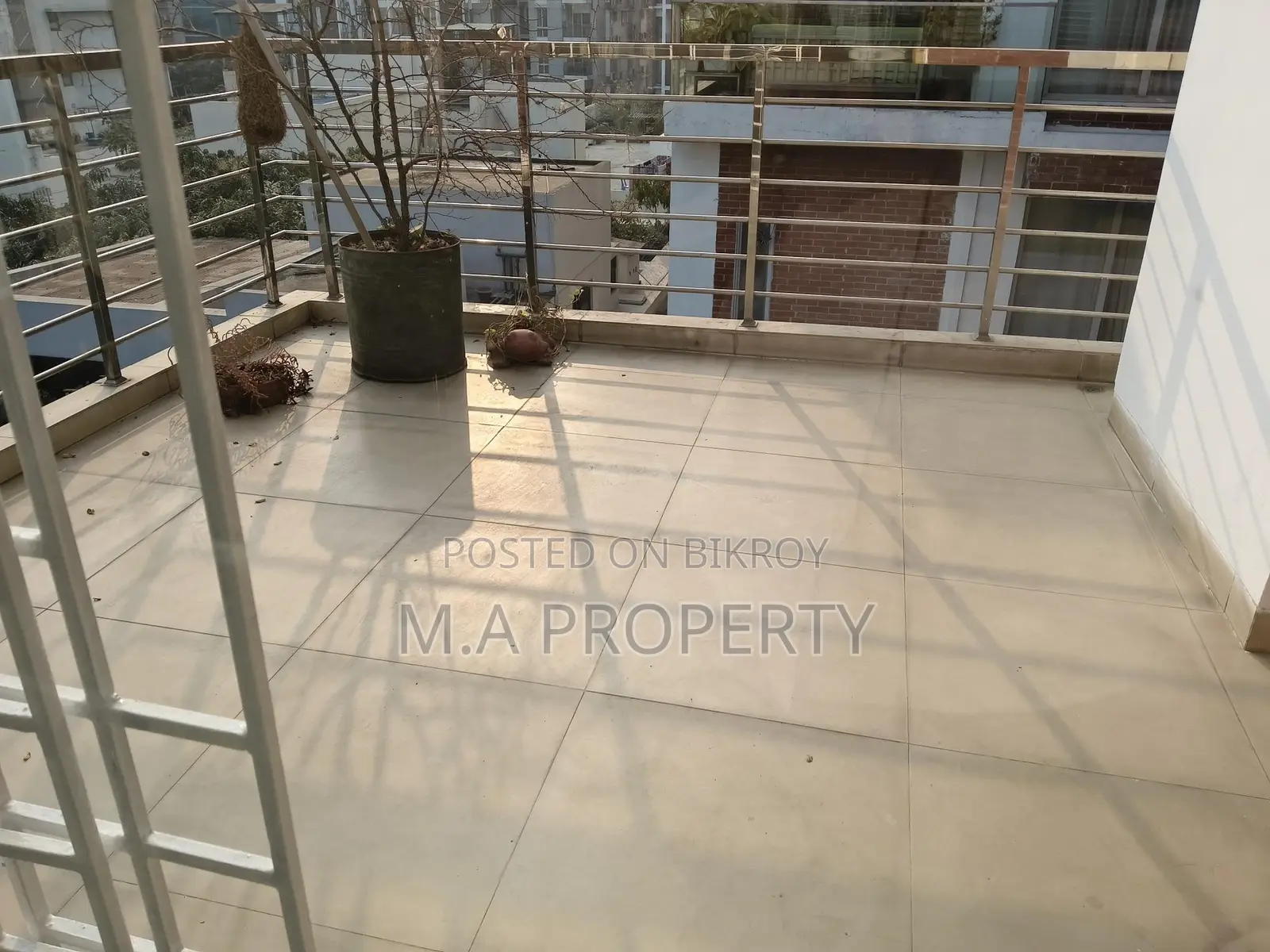Duplex Apartment Rent 4-Bedroom 2-Car Park Gulshan