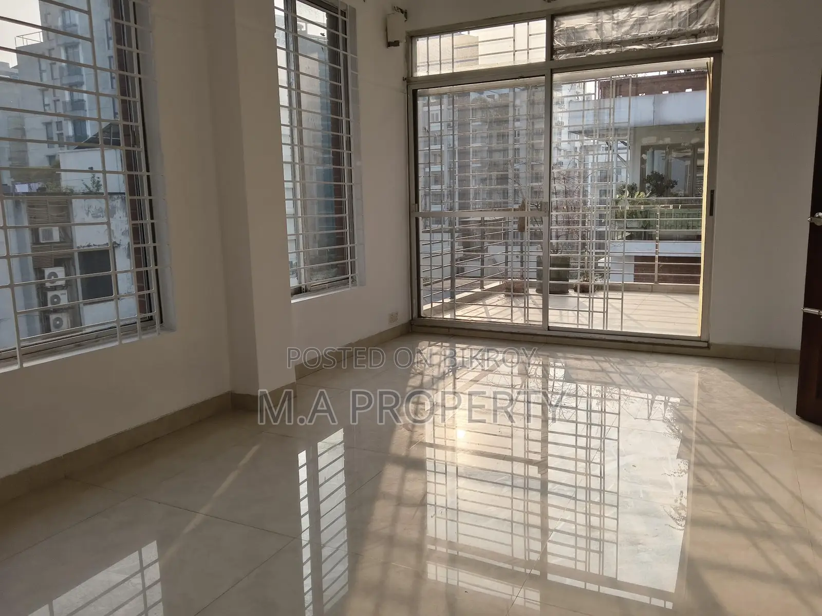 Duplex Apartment Rent 4-Bedroom 2-Car Park Gulshan