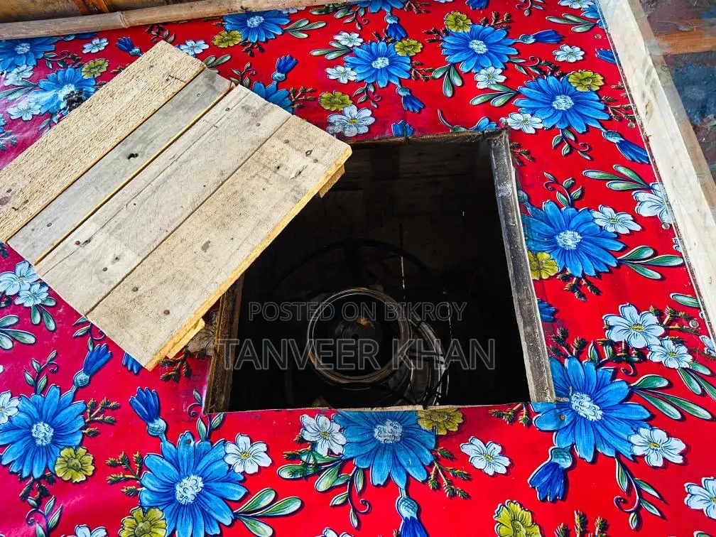 দুইচুলা বিশিষ্ট সুপ/ হালিম/ চটপটি বিক্রির কাঠের বানানো ফুড কার্ট