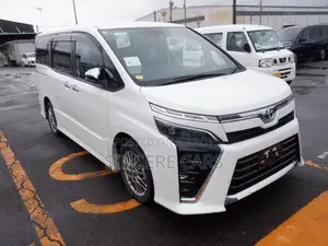 Toyota Voxy ZS KIRAMEKI HYB 2021