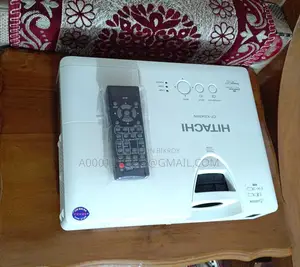 HITACHI CP-X3543WN 3700 ANSI LUMENS PROJECTOR Made in Japan