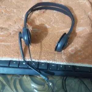 লজিটেক Logitech ওয়্যারড হেডসেট উইথ মাইক্রোফোন - জরুরি বিক্রি!