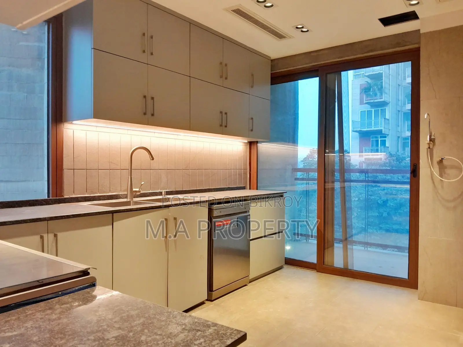 Semi furnished rent Gulshan North