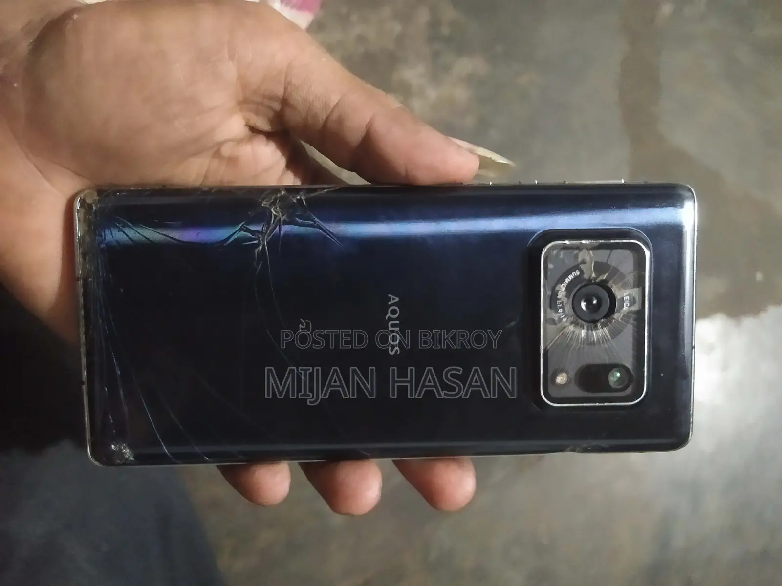 SHARP Aquos R6 (Used)