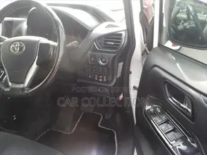 Toyota Esquire Gi Premium 2021