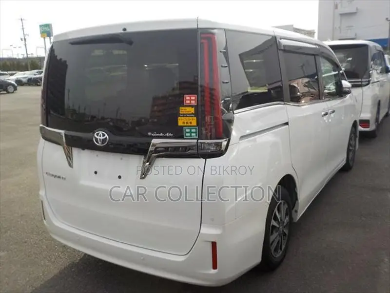 Toyota Esquire Gi Premium 2021