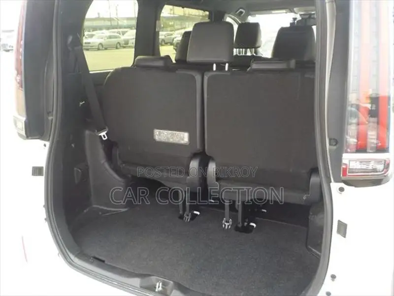 Toyota Esquire Gi Premium 2021