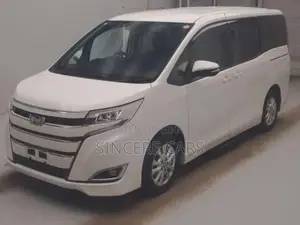 টয়োটা নোয়াহ এক্স হাইব্রিড ফুট স্টেপসহ ২০২১