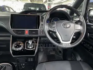 Toyota Esquire GI HYBRID 2021