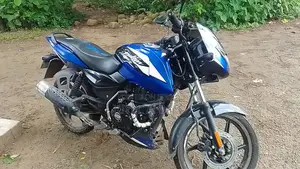 Bajaj Pulsar 150 . 2026