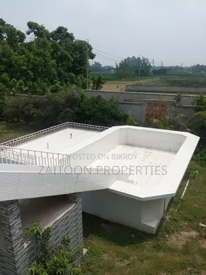 This luxurious bungalow can be your dream address.