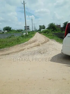 সেক্টর-১০ এ লেকের পাশে ৫ কাঠার নর্থ ফেস প্লট