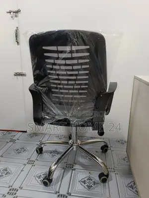 Modern Breathable Office Chair – Smart Design for Comfort and Durability