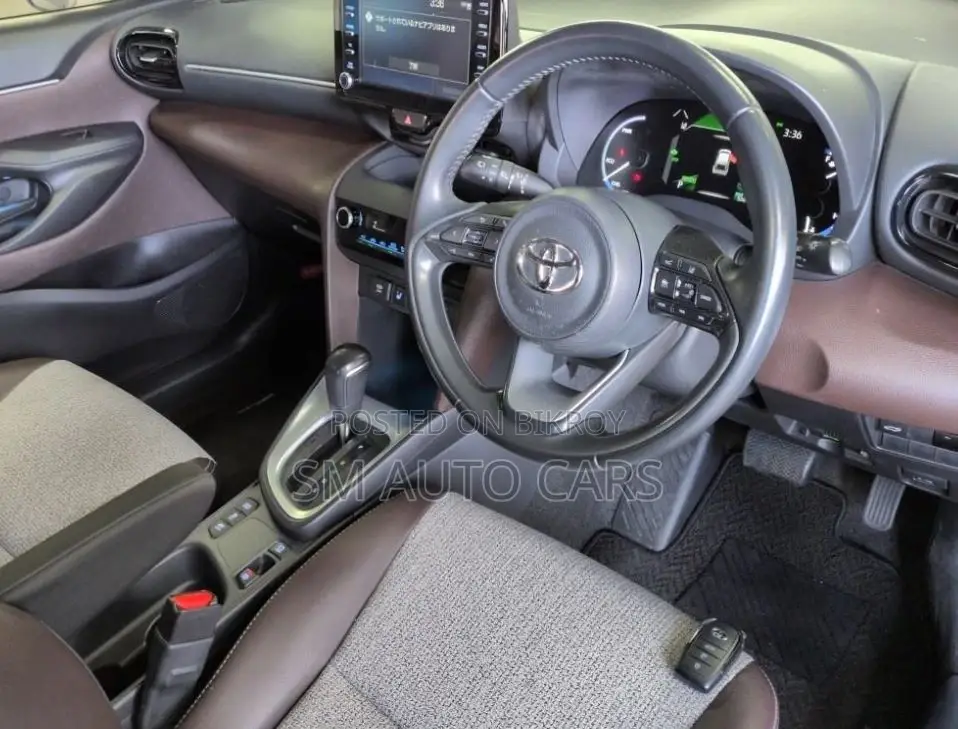 Toyota Yaris Cross Z Red 4.5 Point 2021
