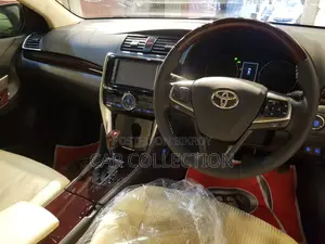 Toyota Premio F-EX 4.5 2021