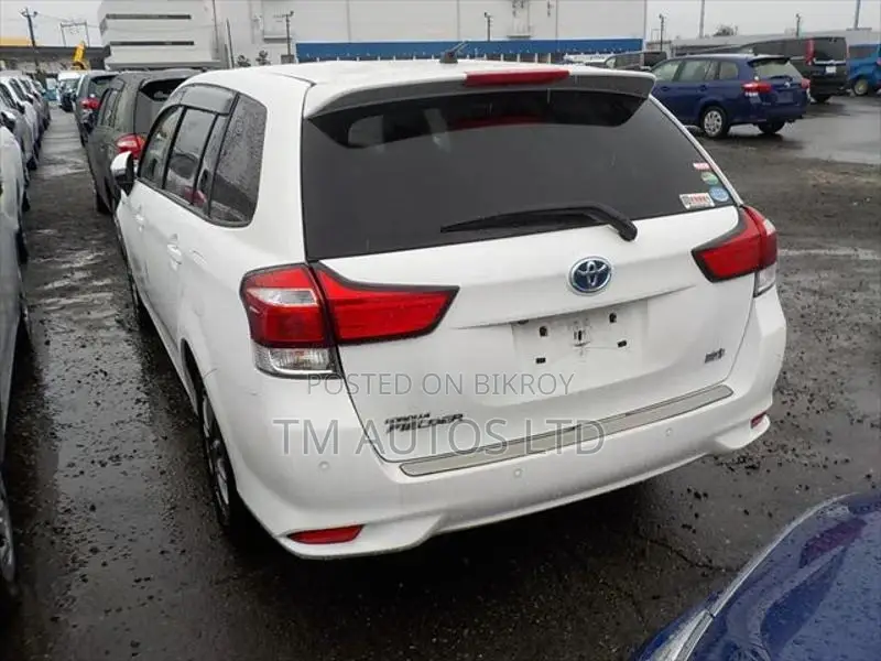 Toyota Corolla Fielder 2020 White
