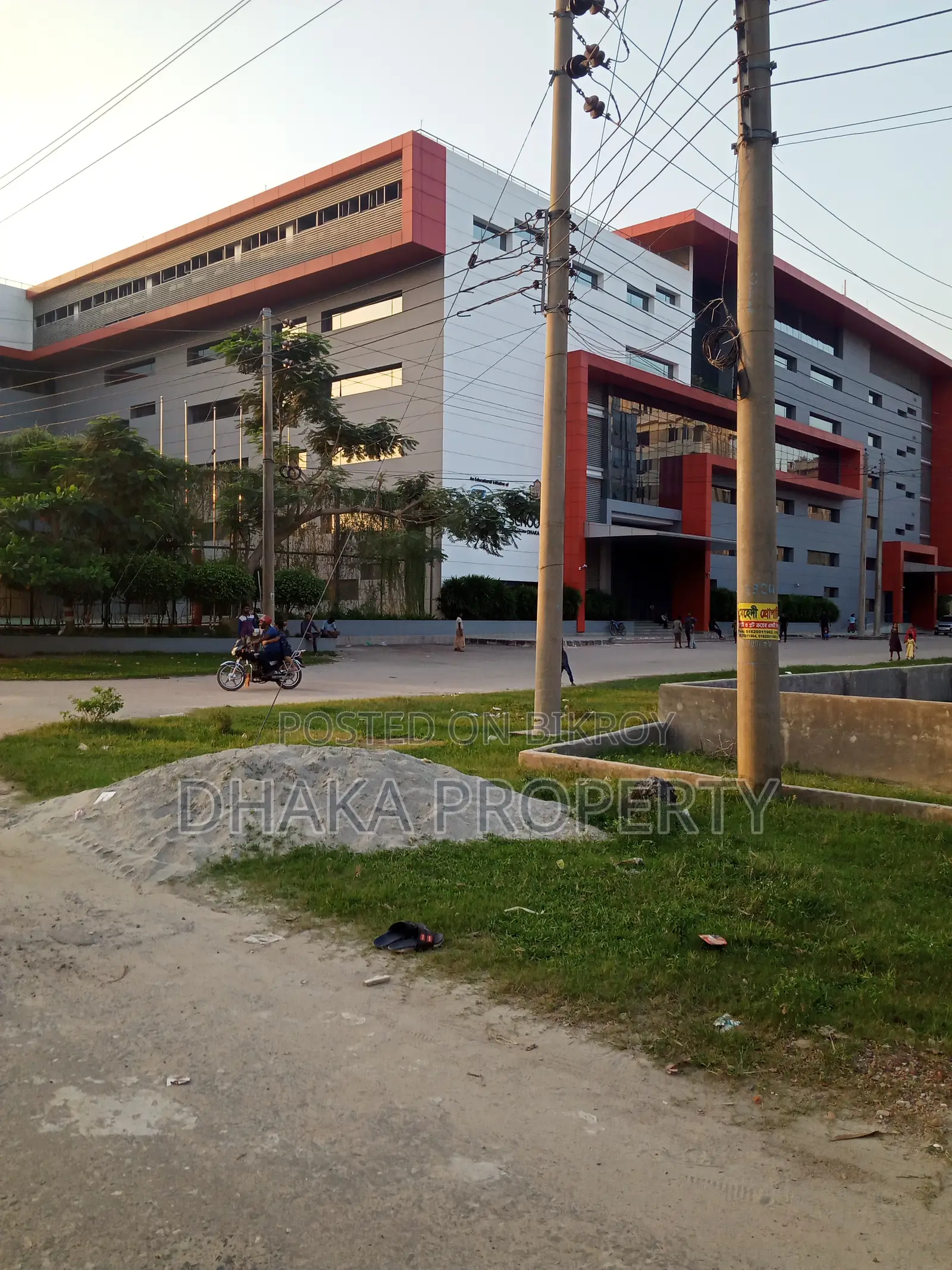 60ft Rd 3 Katha Lake View East at Sector-15/E