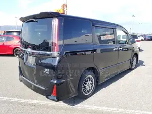 Toyota Noah SI WXB Hybrid 2021