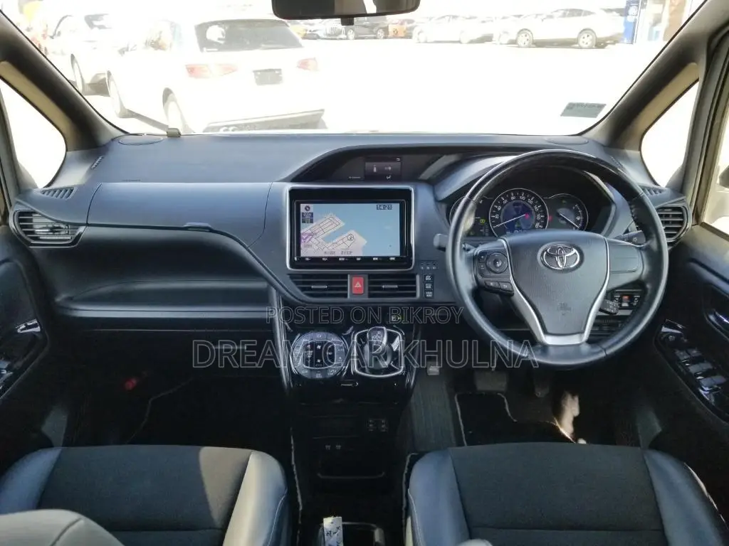 Toyota Noah SI WXB Hybrid 2021