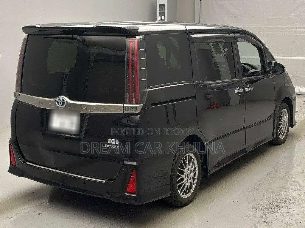 Toyota Noah SI WXB Hybrid 2021