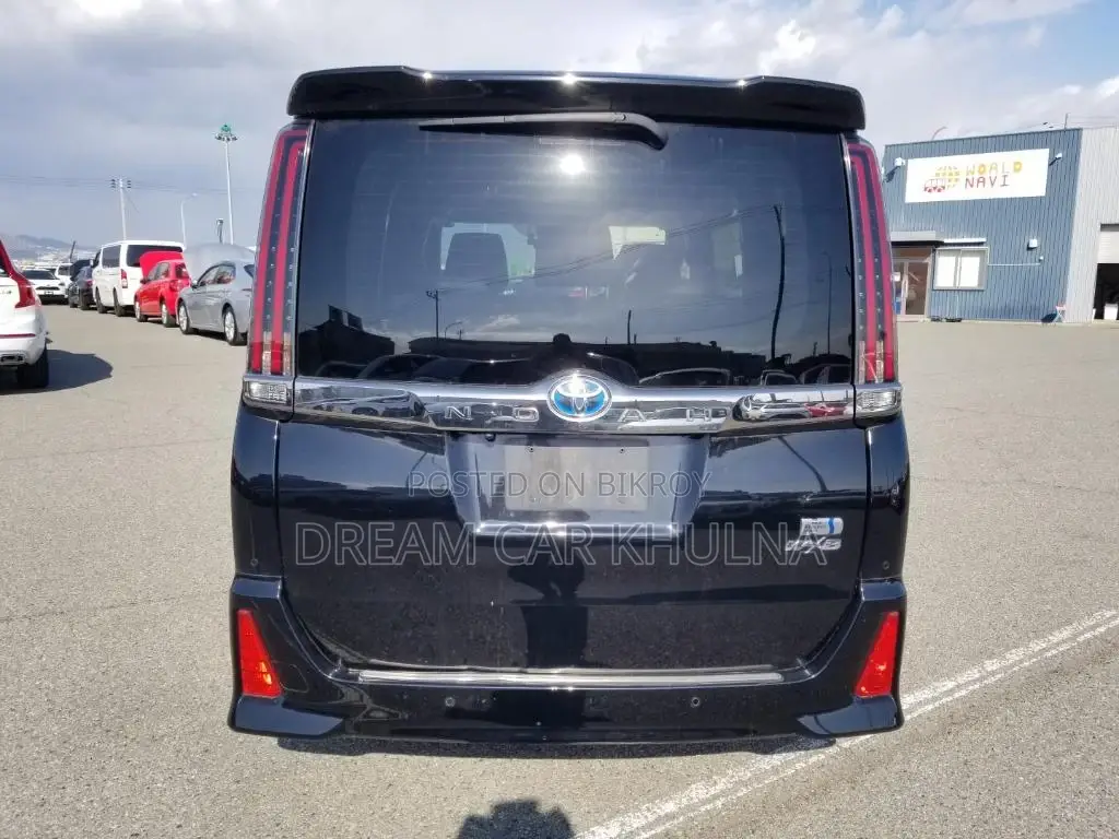 Toyota Noah SI WXB Hybrid 2021