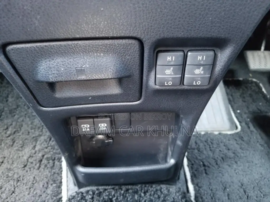 Toyota Noah SI WXB Hybrid 2021