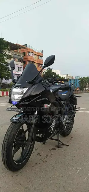 Suzuki Gixxer SF . 2017