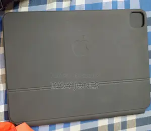 Apple Magic Keyboard (11-inch)