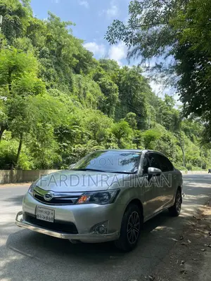Toyota Axio Hybrid 2015