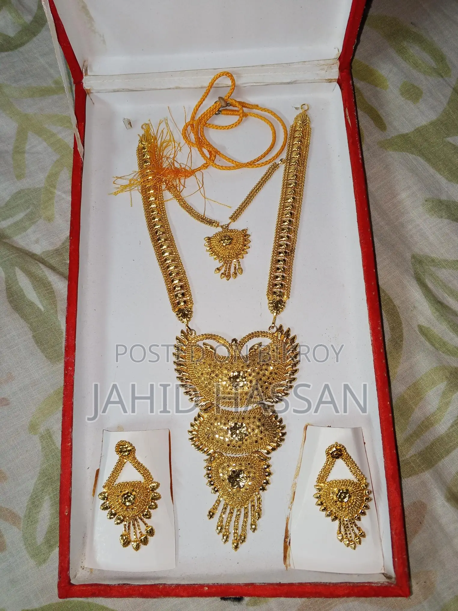 Necklace set with earrings