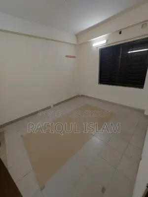 Room for rent in flat for bachelors