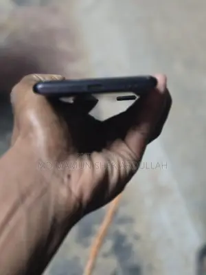Vivo Y21 . (Used)