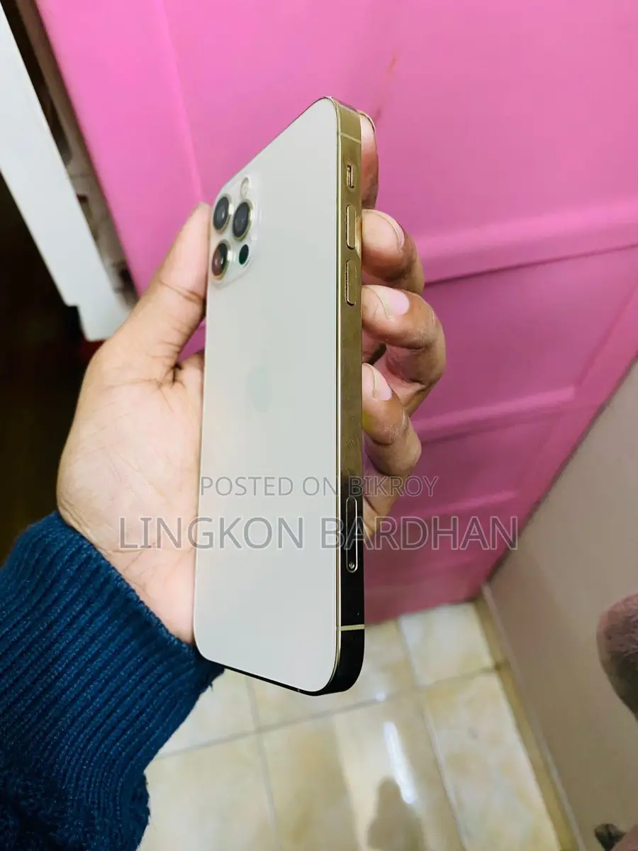 Apple iPhone 12 Pro . (Used)