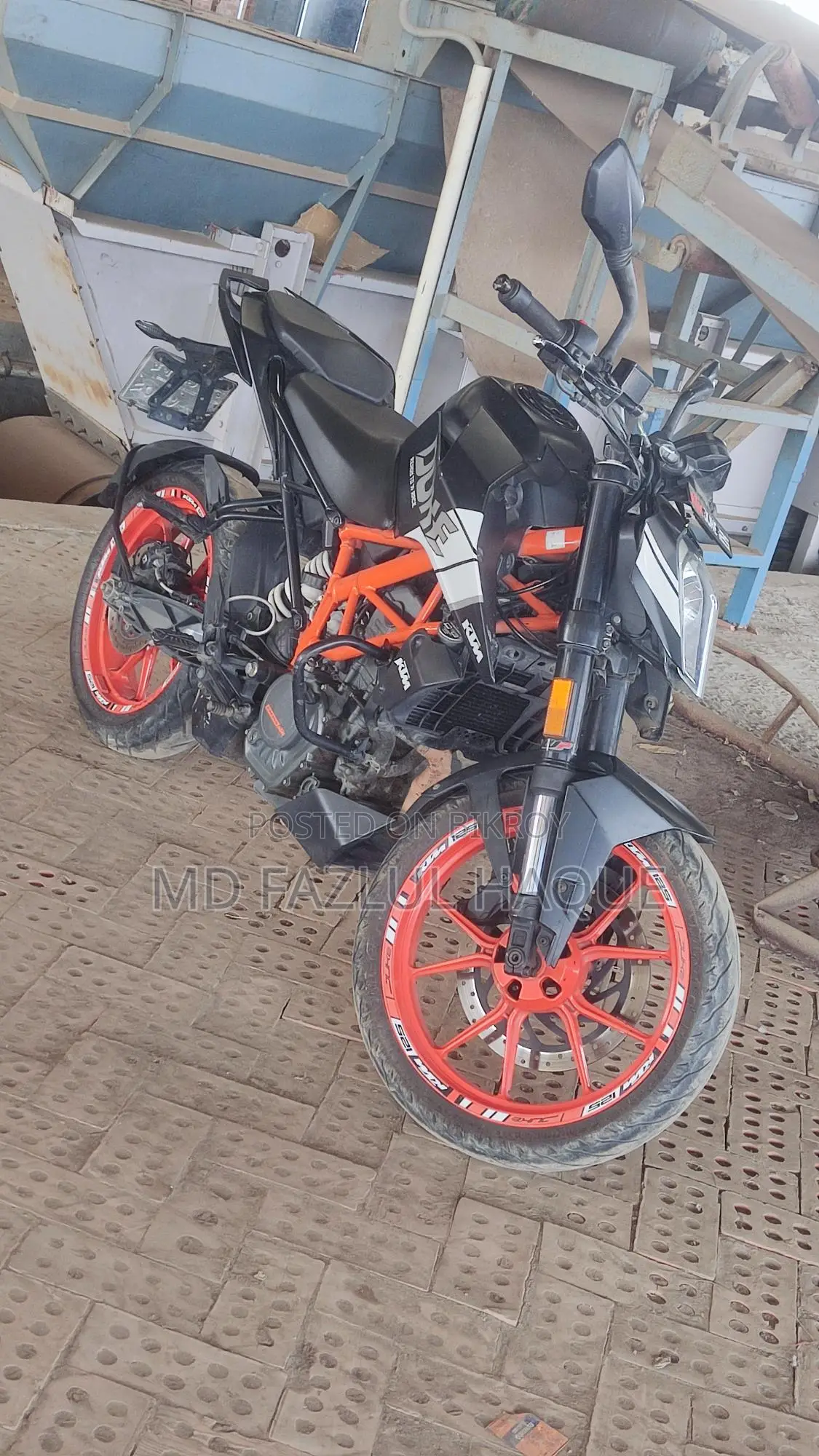 KTM Duke 125 . 2023