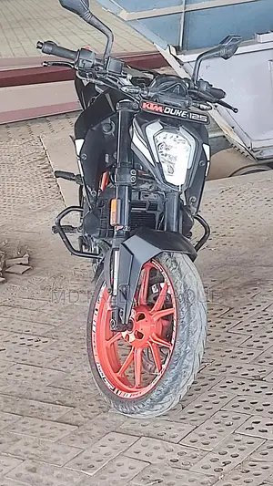 KTM Duke 125 . 2023
