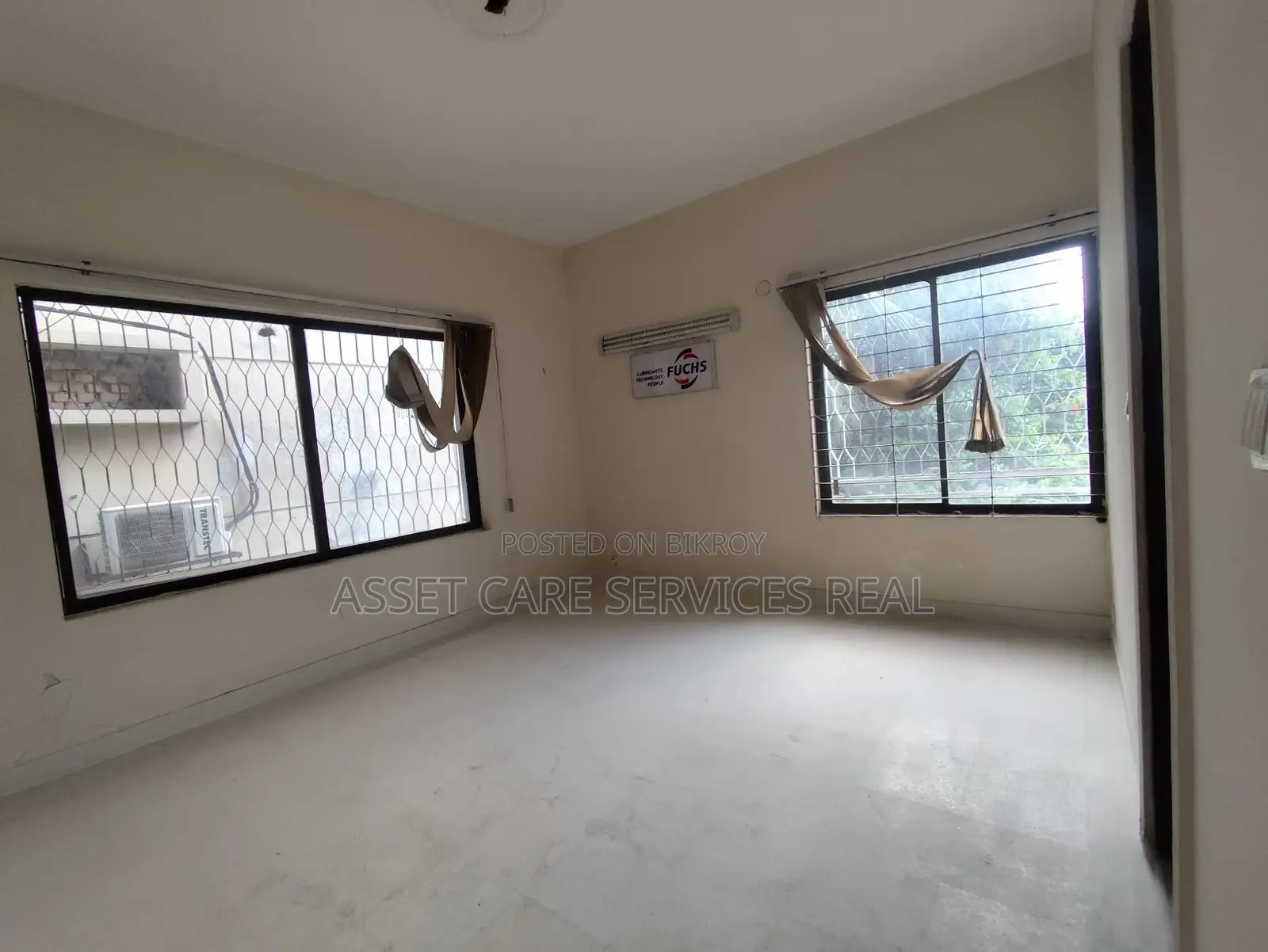 বারিধারা ডিপ্লোম্যাটিক জোনে ২২৫০ বর্গফুটের অফিস স্পেস ভাড়া হবে