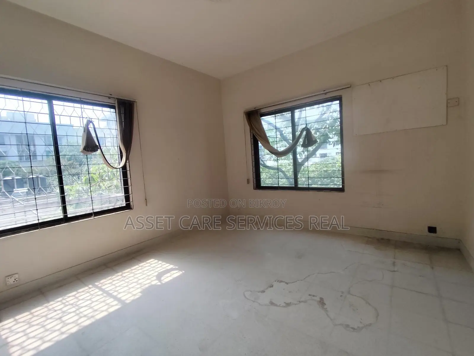 বারিধারা ডিপ্লোম্যাটিক জোনে ২২৫০ বর্গফুটের অফিস স্পেস ভাড়া হবে