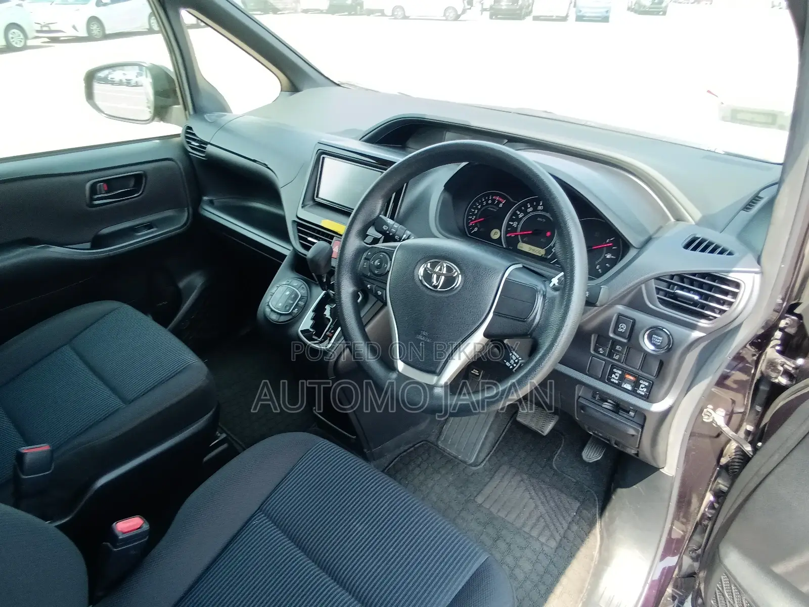 Toyota Noah X 2021