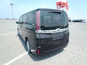 Toyota Noah X 2021