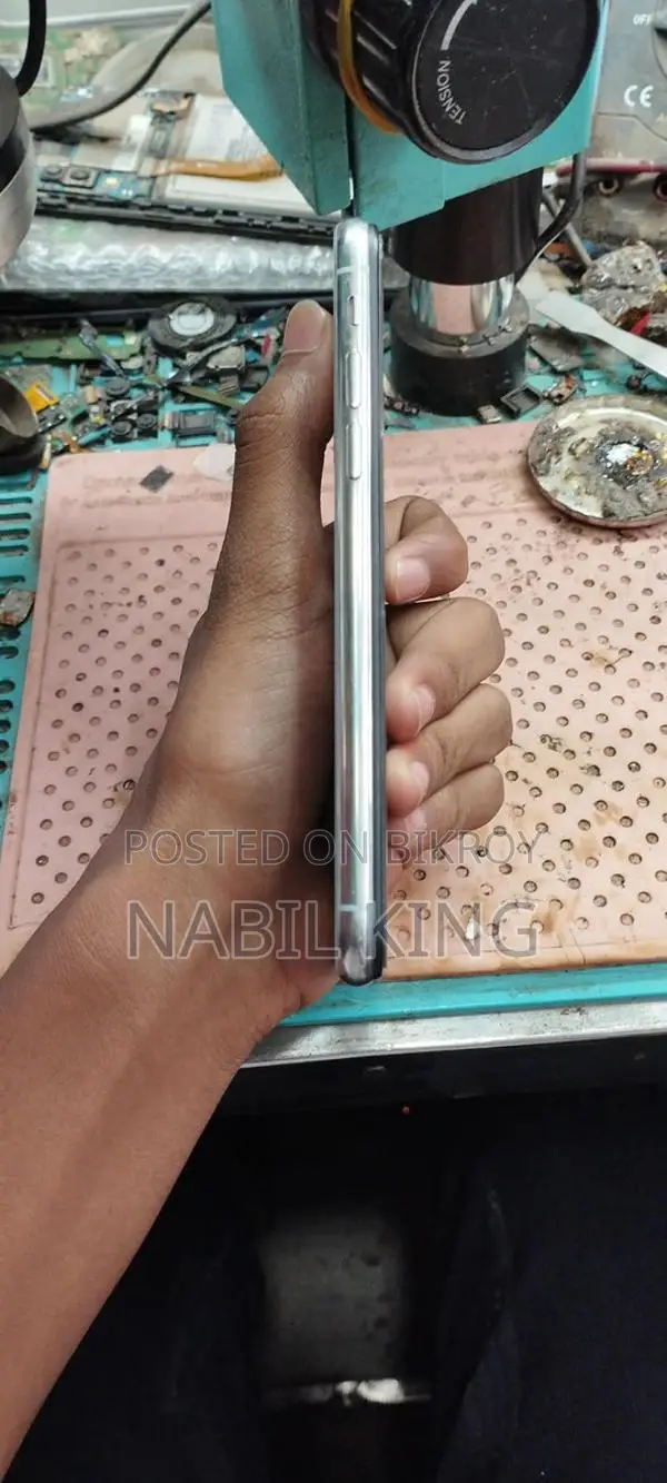 Apple iPhone X (Used)